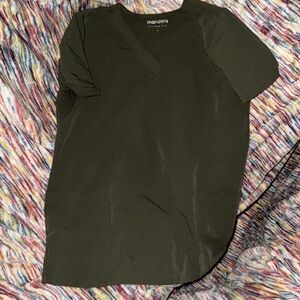Mandala 6 Pocket Scrub Top - Olive - Size S